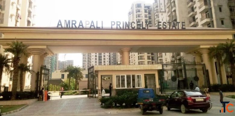 Check out the floor plan of a magnificent 1315 sq. ft. 3BHK 2T apartment located in the heart of Noi