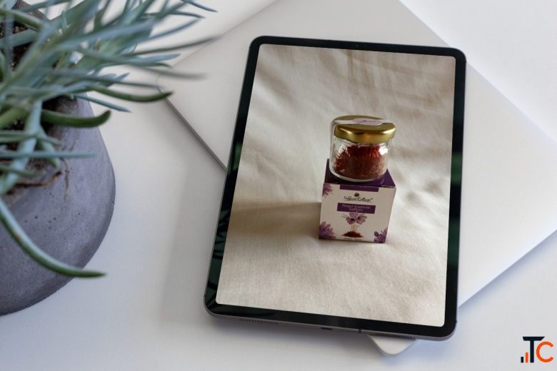 1 GRAM OF SAFFRON. A SMALL BOTTLE. A BIGGER LIFE