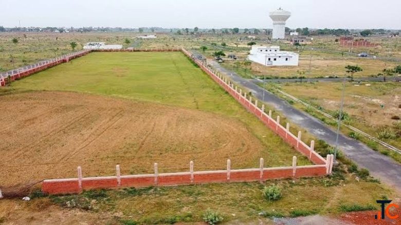 What is the starting price of a plot at The Royal Greens