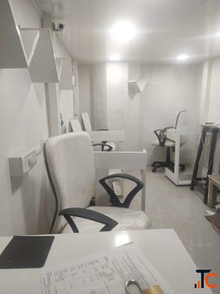 Furnished Office Space on Rent in Kandivali West
