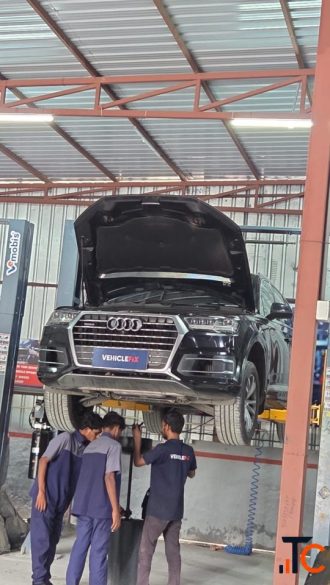 German engineering Castrol EDGE 5W-40 Peak Quattro performance
