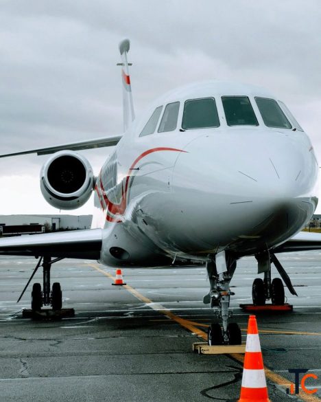 How to book flight ticket from delhi to mumbai