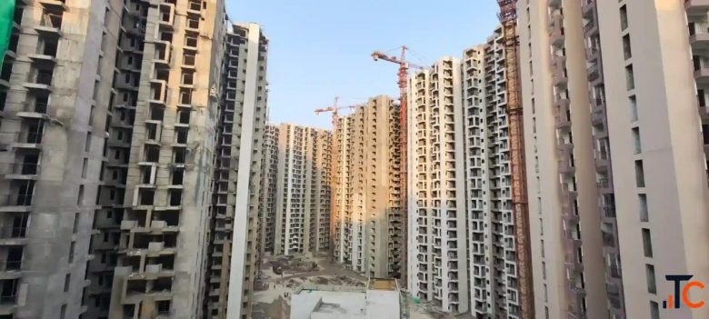 Amrapali Dream Valley High Life 2 Techzone 4 Noida Extension - 123 BHK Flats